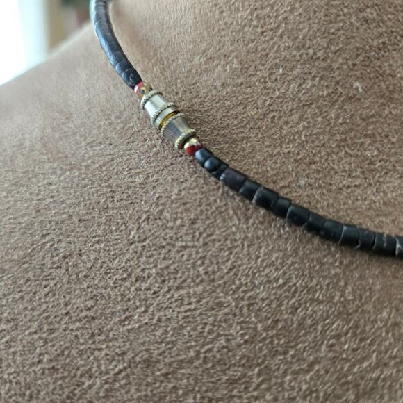 Vintage  Shell Native American Heishi and Red Coral‎ Inlay Triangle Necklace 15" - Picture 5 of 6